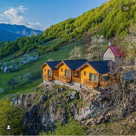 Bujtina Tradicionale Guest house Lepushe