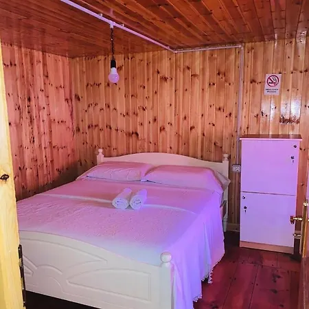 Bujtina Tradicionale *